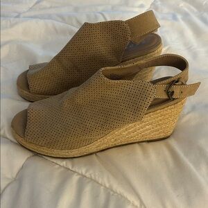 ESPRIT Wedge suede open toed sandal size 8 1/2 heel buckle